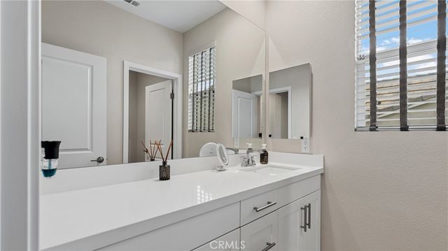 25041 Aspen Falls, Canyon Country, CA 91387
