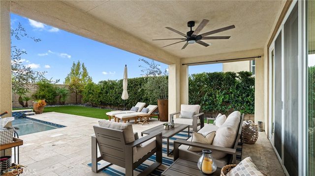25041 Aspen Falls, Canyon Country, CA 91387