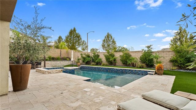 25041 Aspen Falls, Canyon Country, CA 91387