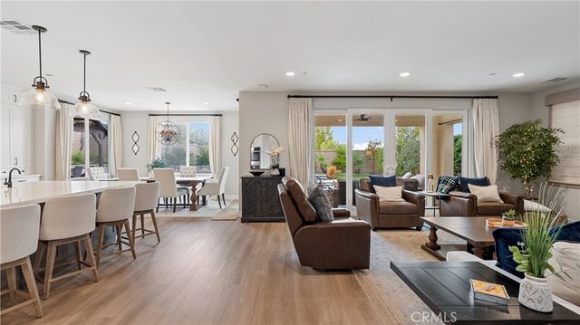 25041 Aspen Falls, Canyon Country, CA 91387