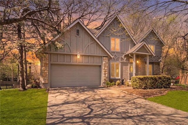 11606 Hemlock Street, Overland Park, KS 66210