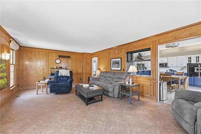 11606 Hemlock Street, Overland Park, KS 66210