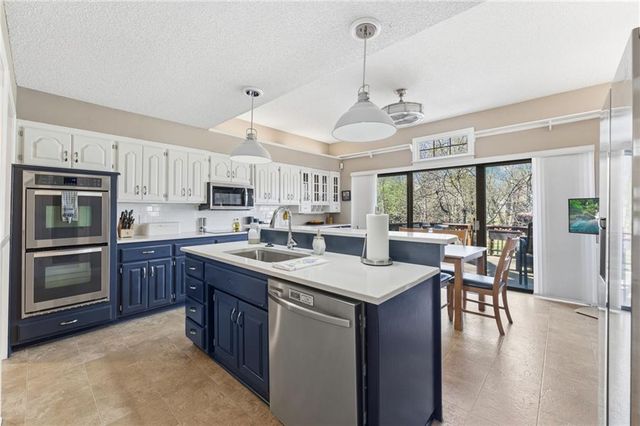 11606 Hemlock Street, Overland Park, KS 66210