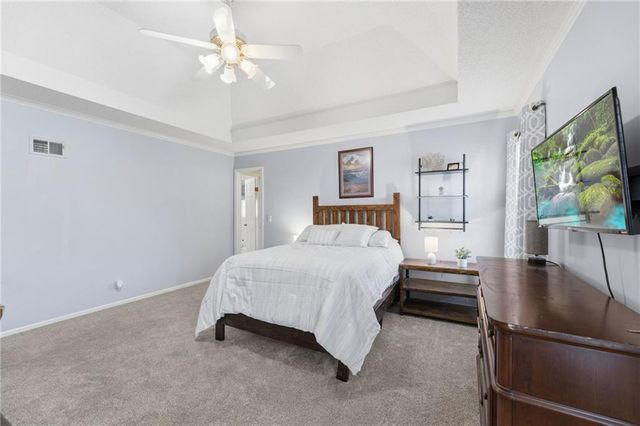11606 Hemlock Street, Overland Park, KS 66210