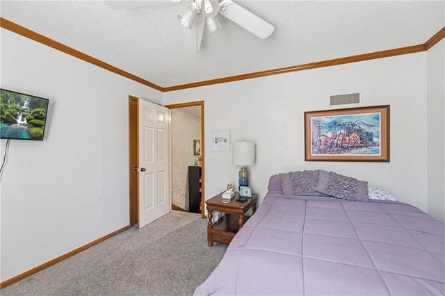 11606 Hemlock Street, Overland Park, KS 66210