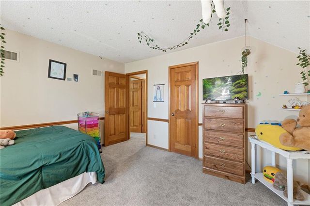 11606 Hemlock Street, Overland Park, KS 66210