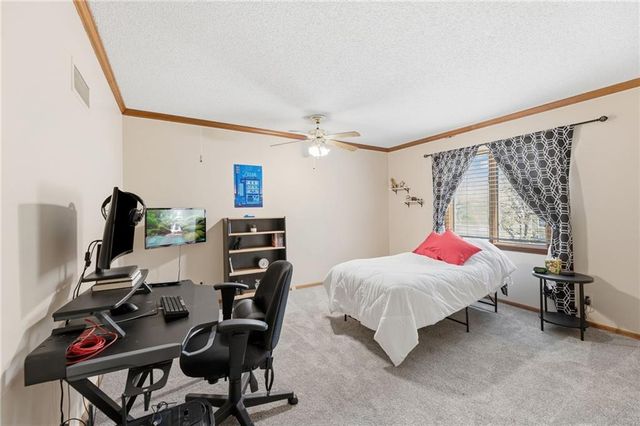 11606 Hemlock Street, Overland Park, KS 66210