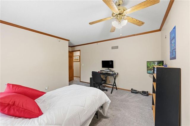 11606 Hemlock Street, Overland Park, KS 66210