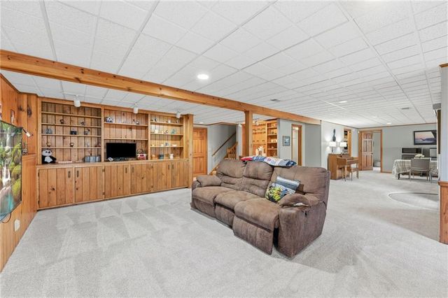 11606 Hemlock Street, Overland Park, KS 66210