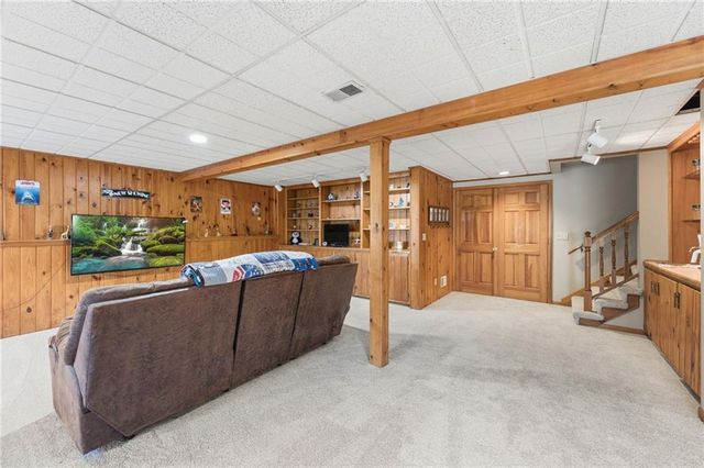 11606 Hemlock Street, Overland Park, KS 66210