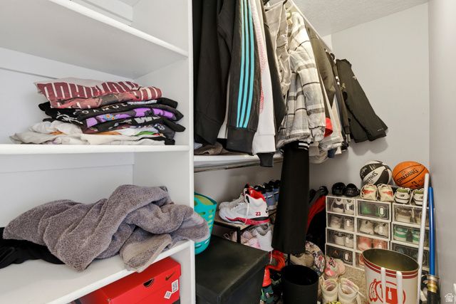 7588 S JORDAN DALE RD, West Jordan, UT 84084