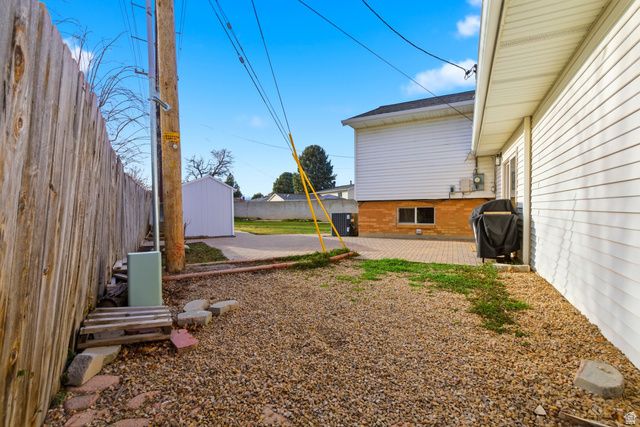 7588 S JORDAN DALE RD, West Jordan, UT 84084