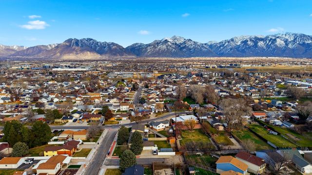 7588 S JORDAN DALE RD, West Jordan, UT 84084