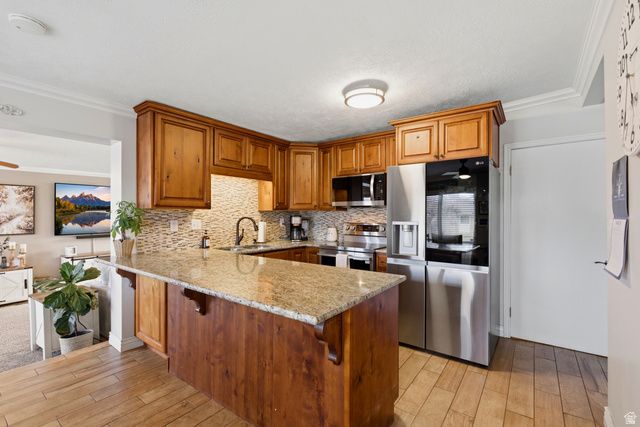 7588 S JORDAN DALE RD, West Jordan, UT 84084