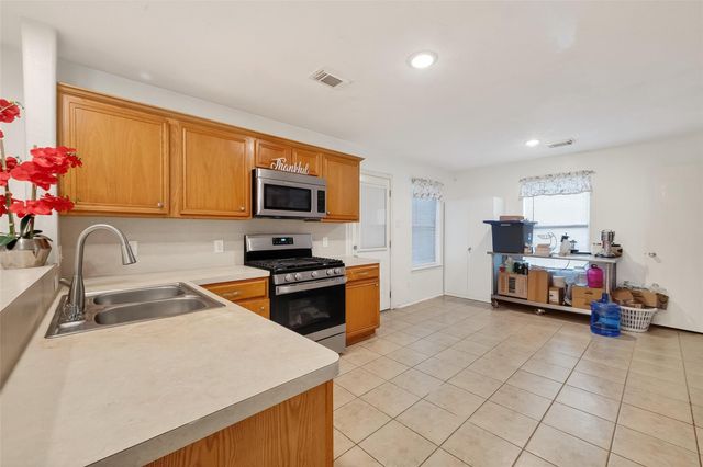 6626 Stonecross Creek Lane, Katy, TX 77449