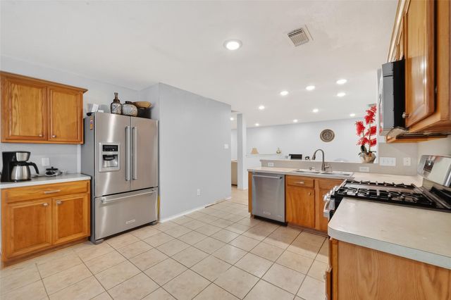 6626 Stonecross Creek Lane, Katy, TX 77449