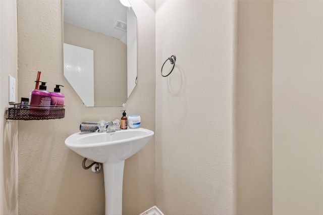 6626 Stonecross Creek Lane, Katy, TX 77449