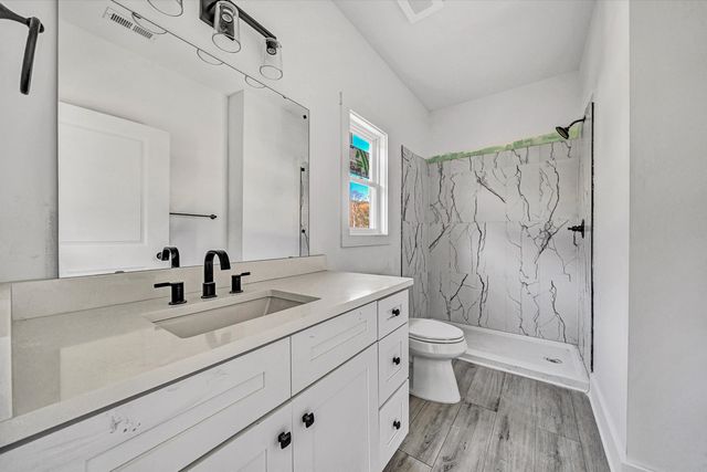 3086 Haymakertown RD, Troutville, VA 24175