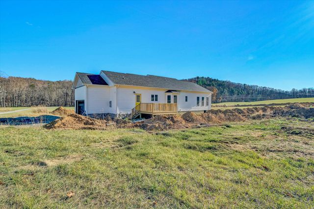 3086 Haymakertown RD, Troutville, VA 24175