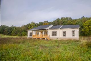 3086 Haymakertown RD, Troutville, VA 24175