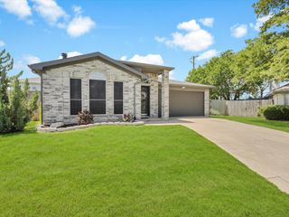 10117 High Bluff Drive, Fort Worth, TX 76108