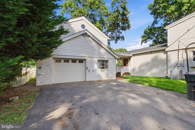 6012 CLAMES DR, Alexandria, VA 22310