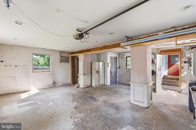 6012 CLAMES DR, Alexandria, VA 22310