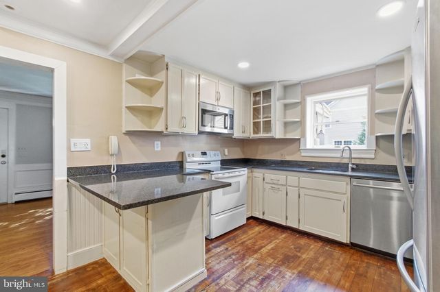 6012 CLAMES DR, Alexandria, VA 22310