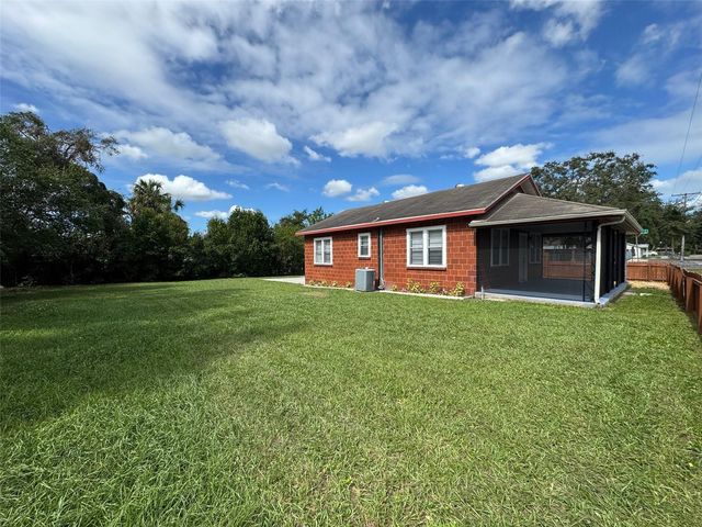 8516 N 12TH STREET, Tampa, FL 33604