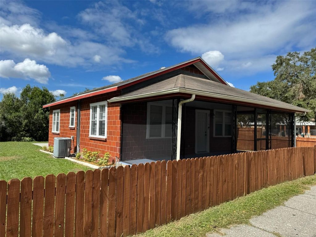 8516 N 12TH STREET, Tampa, FL 33604