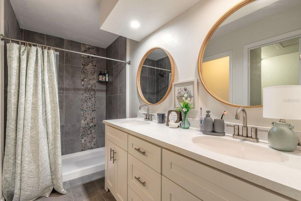 Image 22 of property listing at 6231 POPLAR GROVE DRIVE, Port Orange, FL 32127