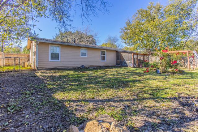 2618 S 24th Street, Waco, TX 76706