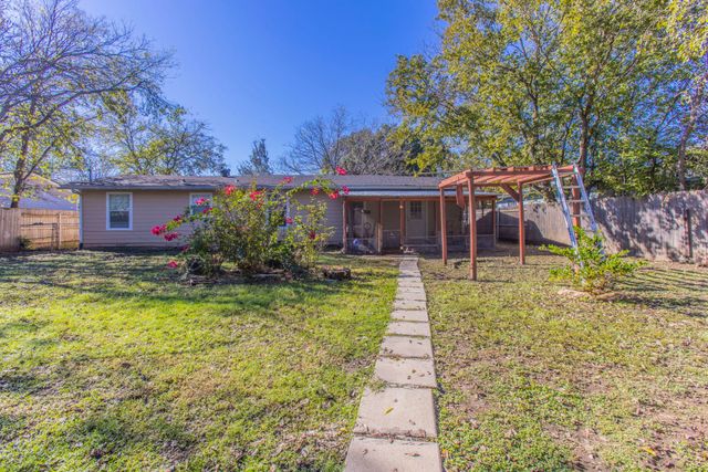 2618 S 24th Street, Waco, TX 76706