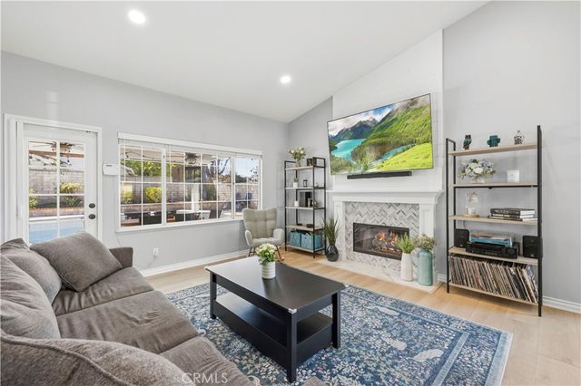 27209 Bidwell Lane, Valencia, CA 91354