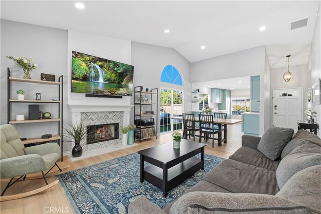 27209 Bidwell Lane, Valencia, CA 91354