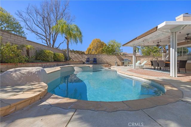 27209 Bidwell Lane, Valencia, CA 91354