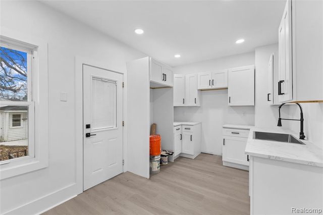 7722 Miller Road, Dearborn, MI 48126