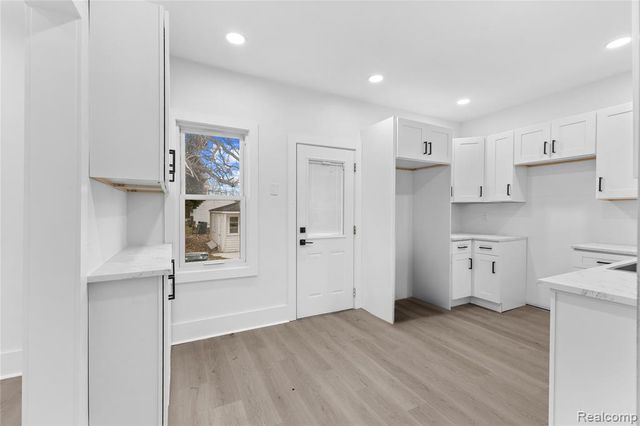 7722 Miller Road, Dearborn, MI 48126