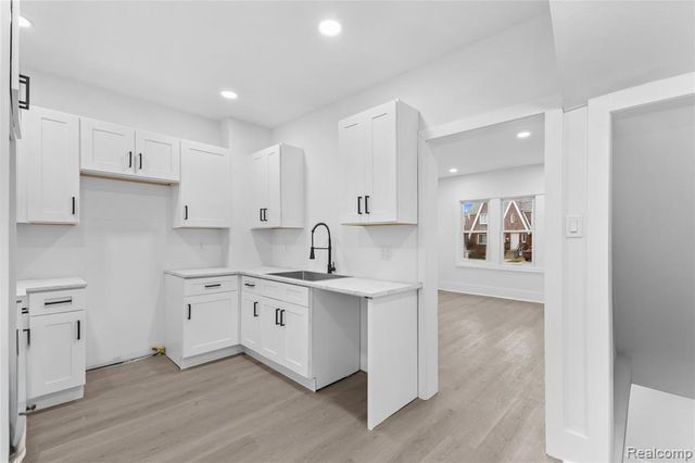 7722 Miller Road, Dearborn, MI 48126