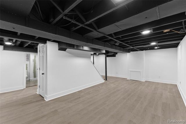 7722 Miller Road, Dearborn, MI 48126