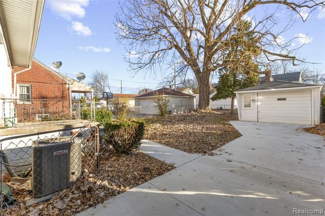 7722 Miller Road, Dearborn, MI 48126