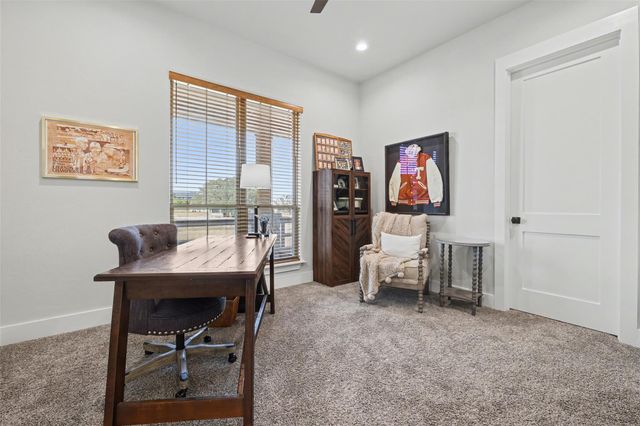 500 Yellow Senna PL, Liberty Hill, TX 78642