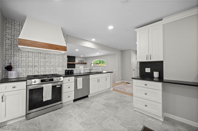26553 Hilliard Boulevard, Westlake, OH 44145