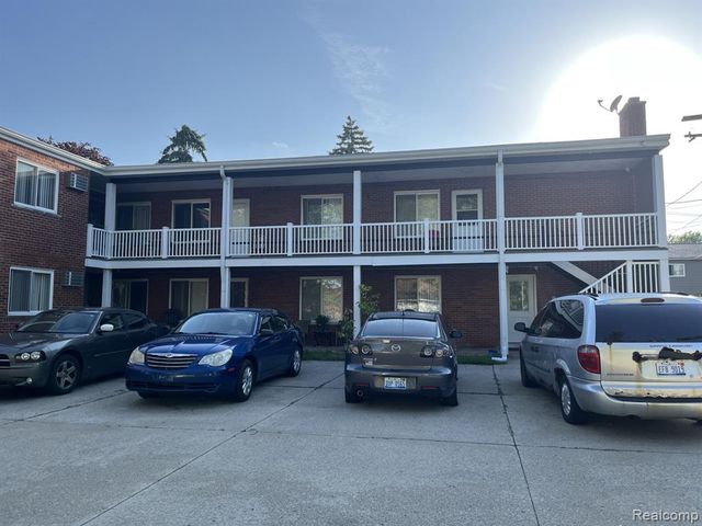 16171 E 11 Mile Road, Roseville, MI 48066