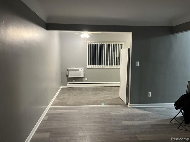 16171 E 11 Mile Road, Roseville, MI 48066