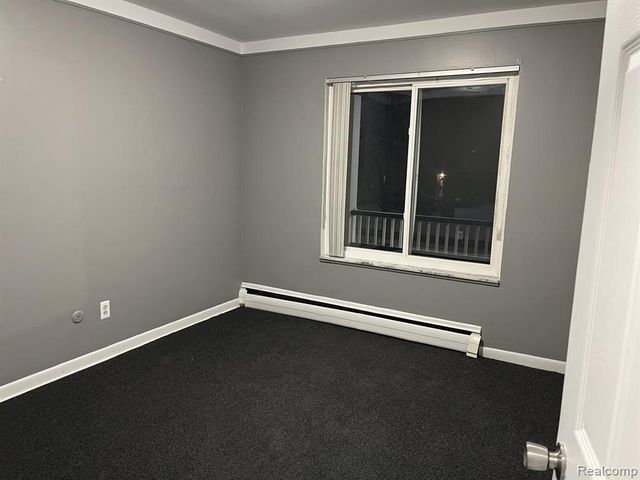 16171 E 11 Mile Road, Roseville, MI 48066