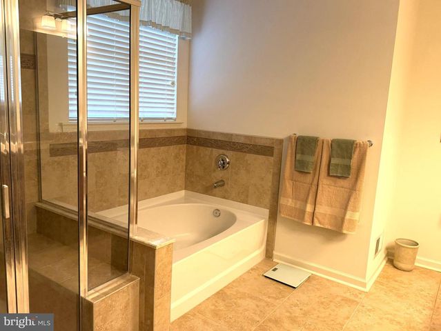 90 ERNST CT, Mays Landing, NJ 08330