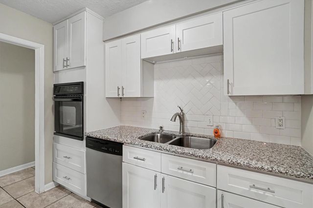 9405 Vicksburg Avenue, Texas City, TX 77591