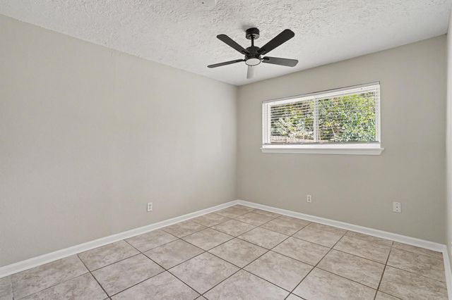 9405 Vicksburg Avenue, Texas City, TX 77591