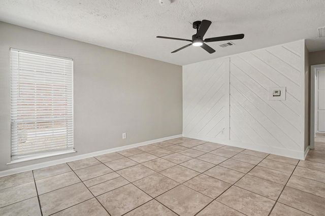 9405 Vicksburg Avenue, Texas City, TX 77591